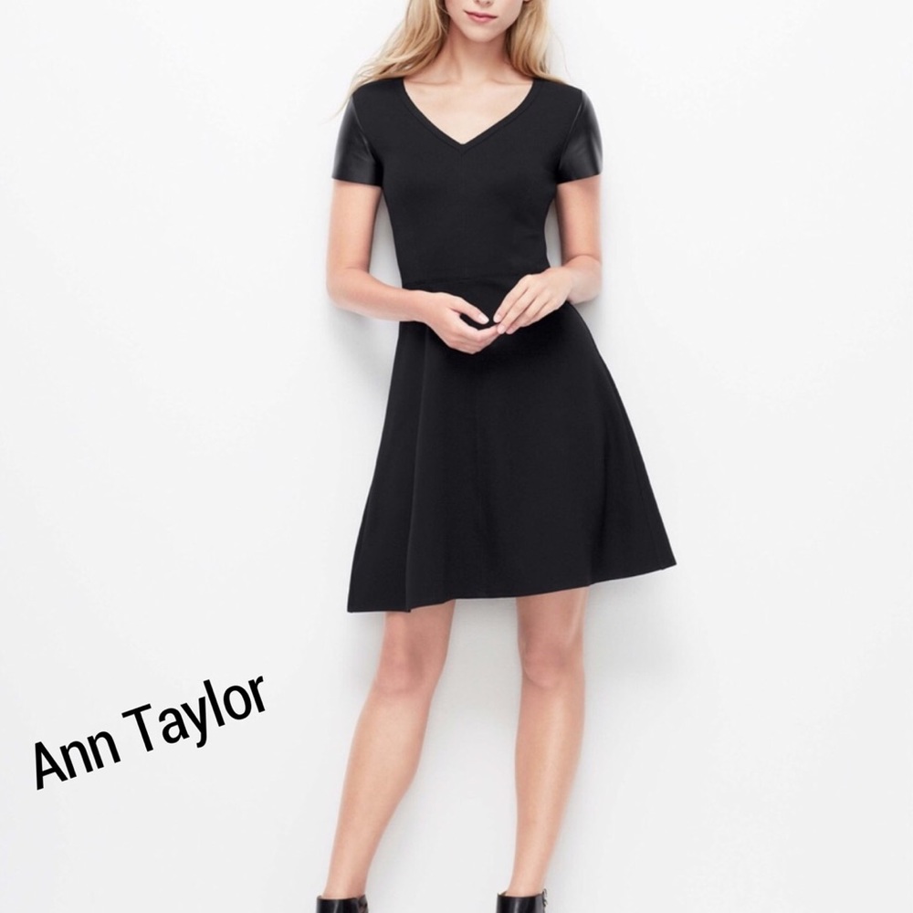 👗❤️Ann Taylor adorable black dress ❤️